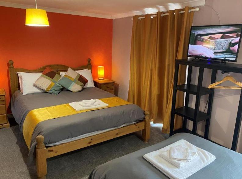 Kings Arms Hotel Llandysul Luaran gambar
